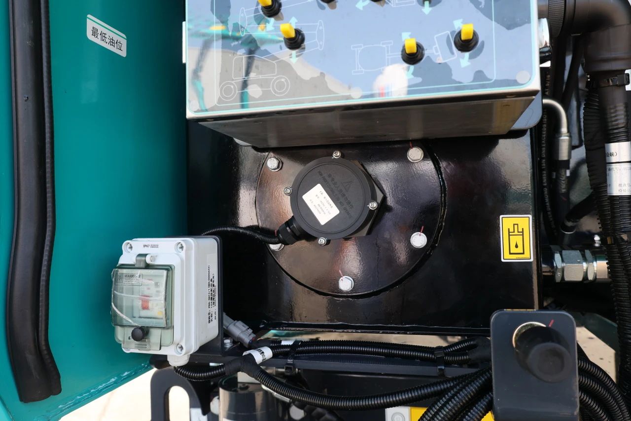 技术新标杆!平博在线智能SWA22J-P柴动曲臂式高空作业平台下线!