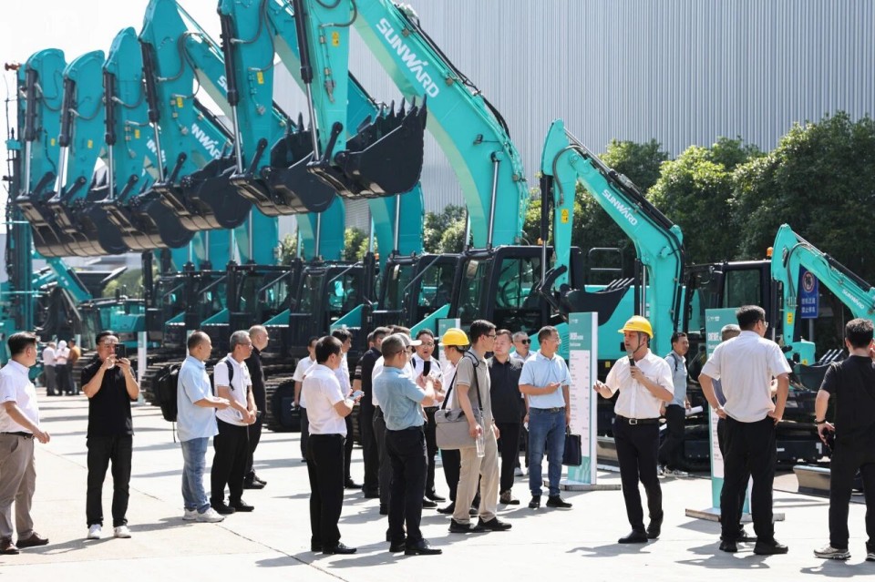 斜井开挖钻护一体化装备成功下线,实现地下工程装备重大突破