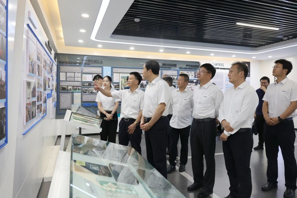 中国煤炭地质总局局长马刚到访平博在线智能,共谋绿色智能矿山装备发展新路径